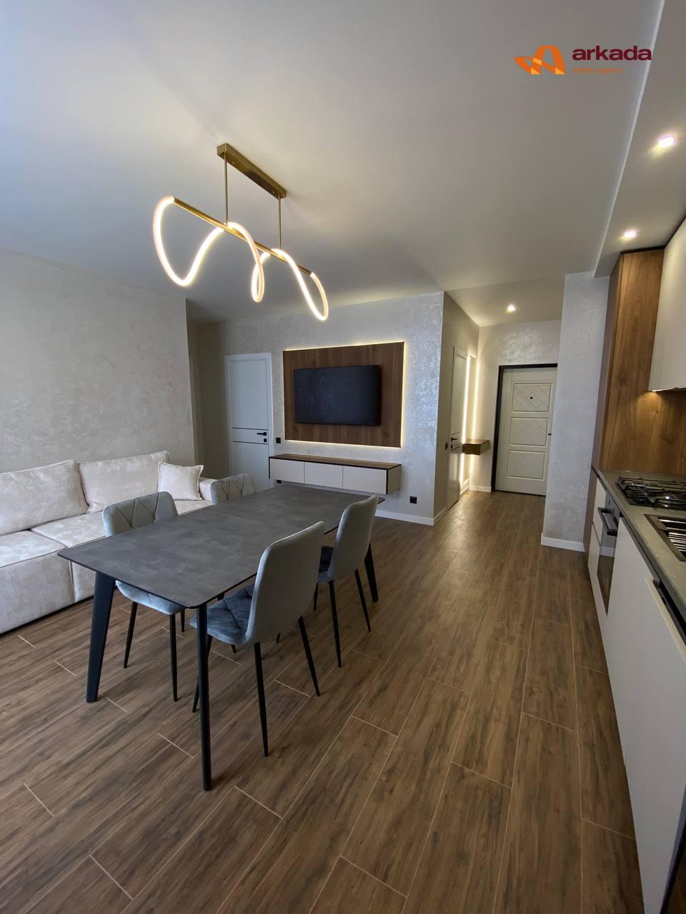 Готова 2 кім. квартира +кухня-студія Вул.Незалежності ! Євроремонт 3-Поверх