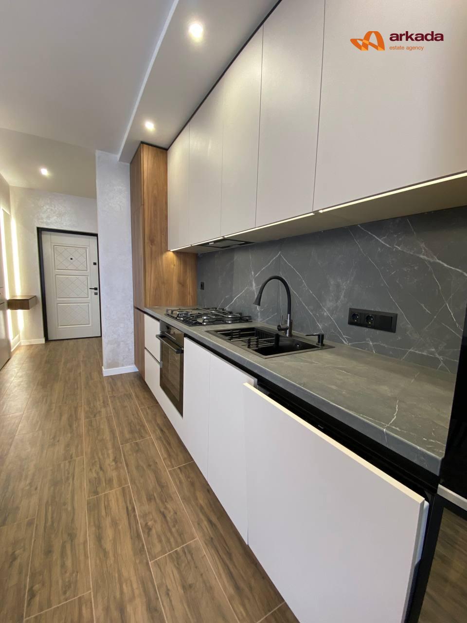 Готова 2 кім. квартира +кухня-студія Вул.Незалежності ! Євроремонт 3-Поверх