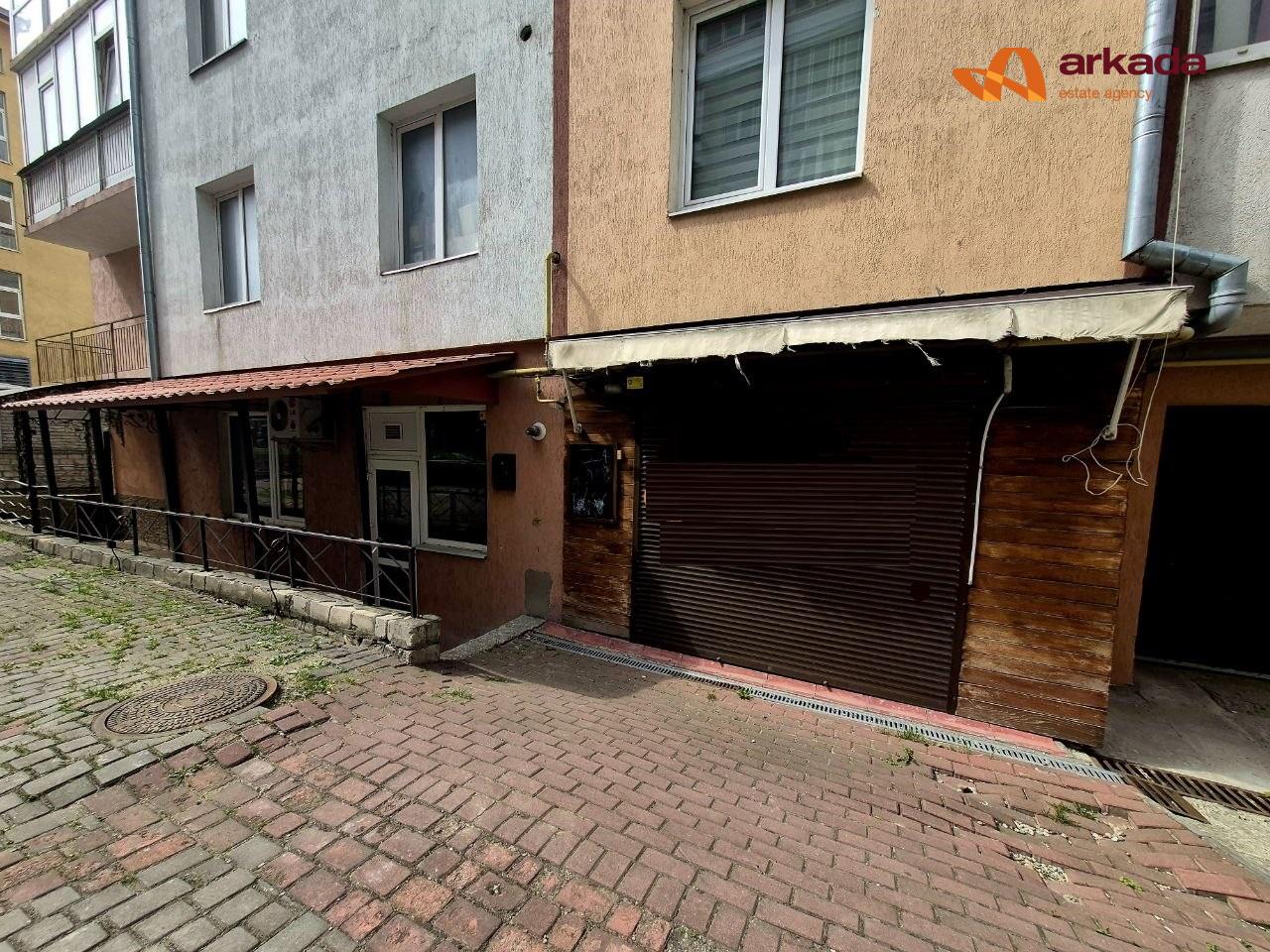 Продаж комерційного приміщення по вул. Коновальця (поруч ТЦ Велмарт)