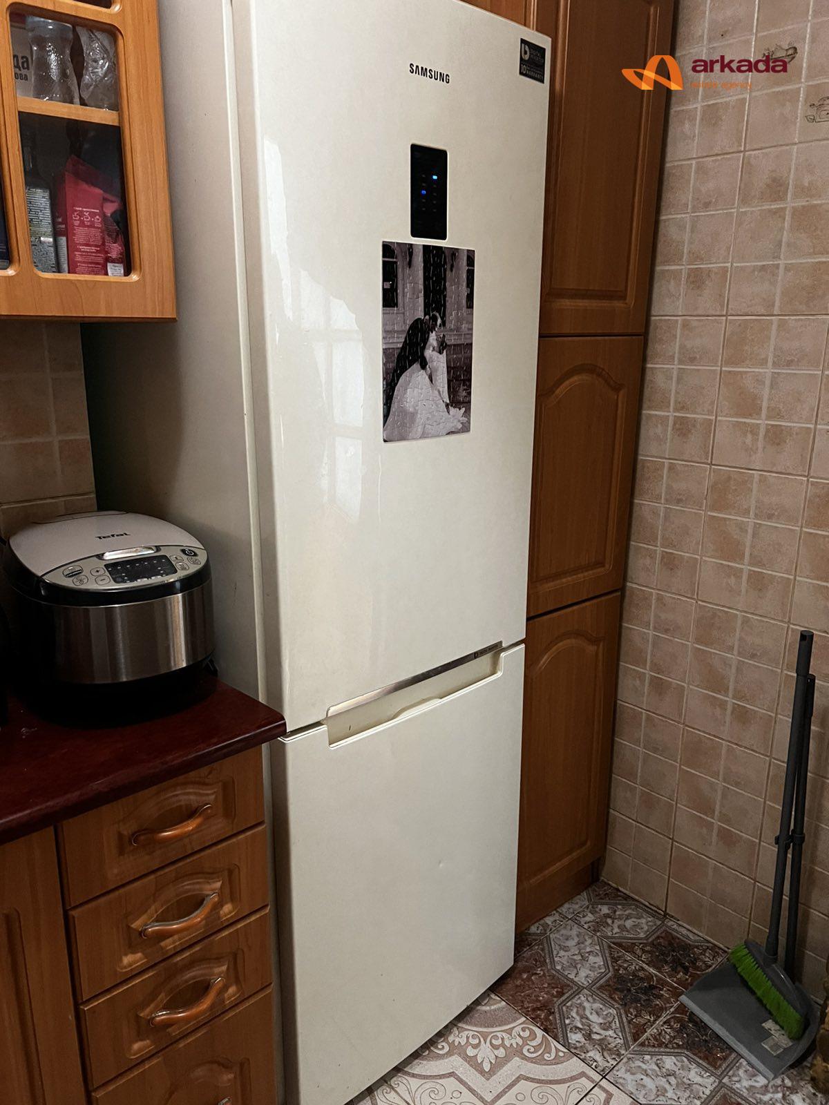 Продається 2-кімнатна квартира, вул. Хоткевича