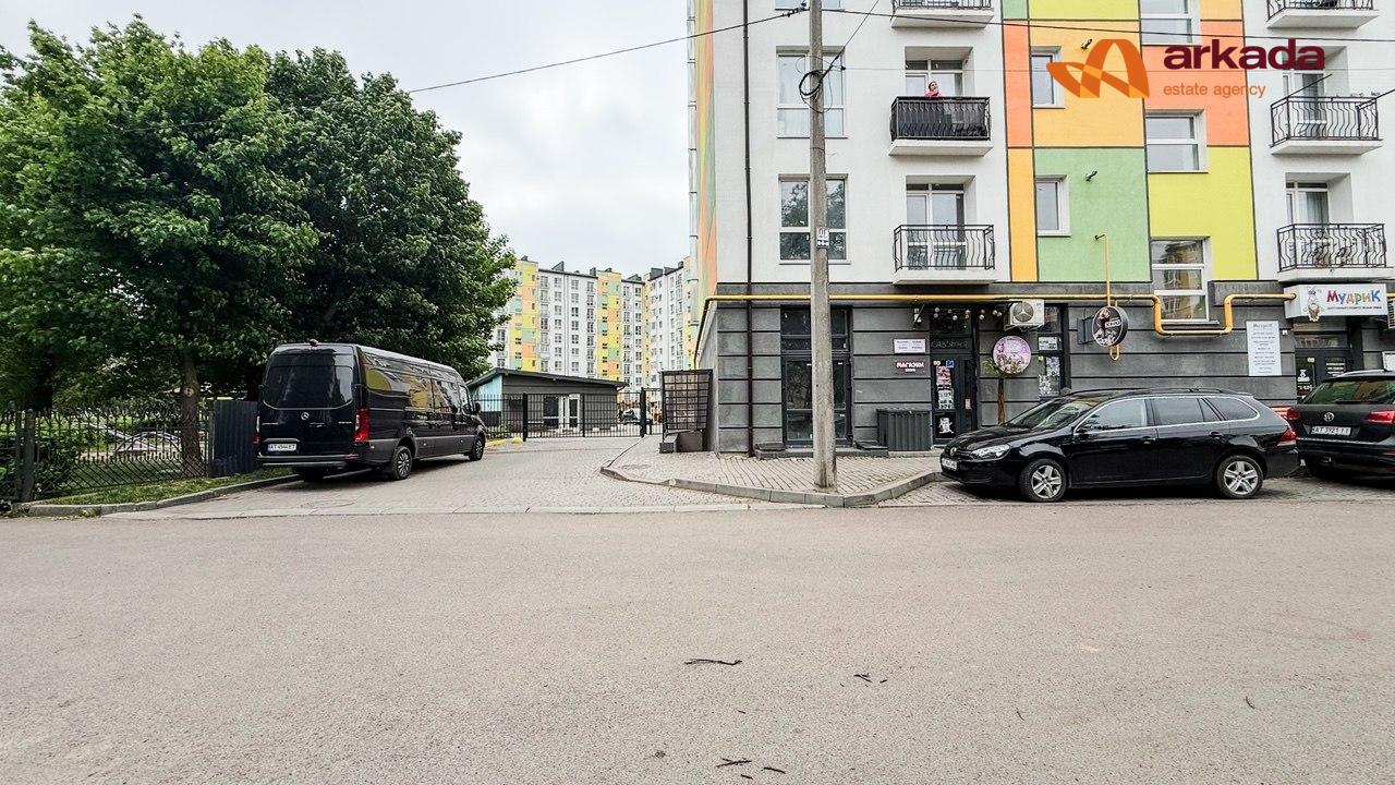 Фасадне комерційне приміщення з якісним ремонтом — інвестиція в стабільність