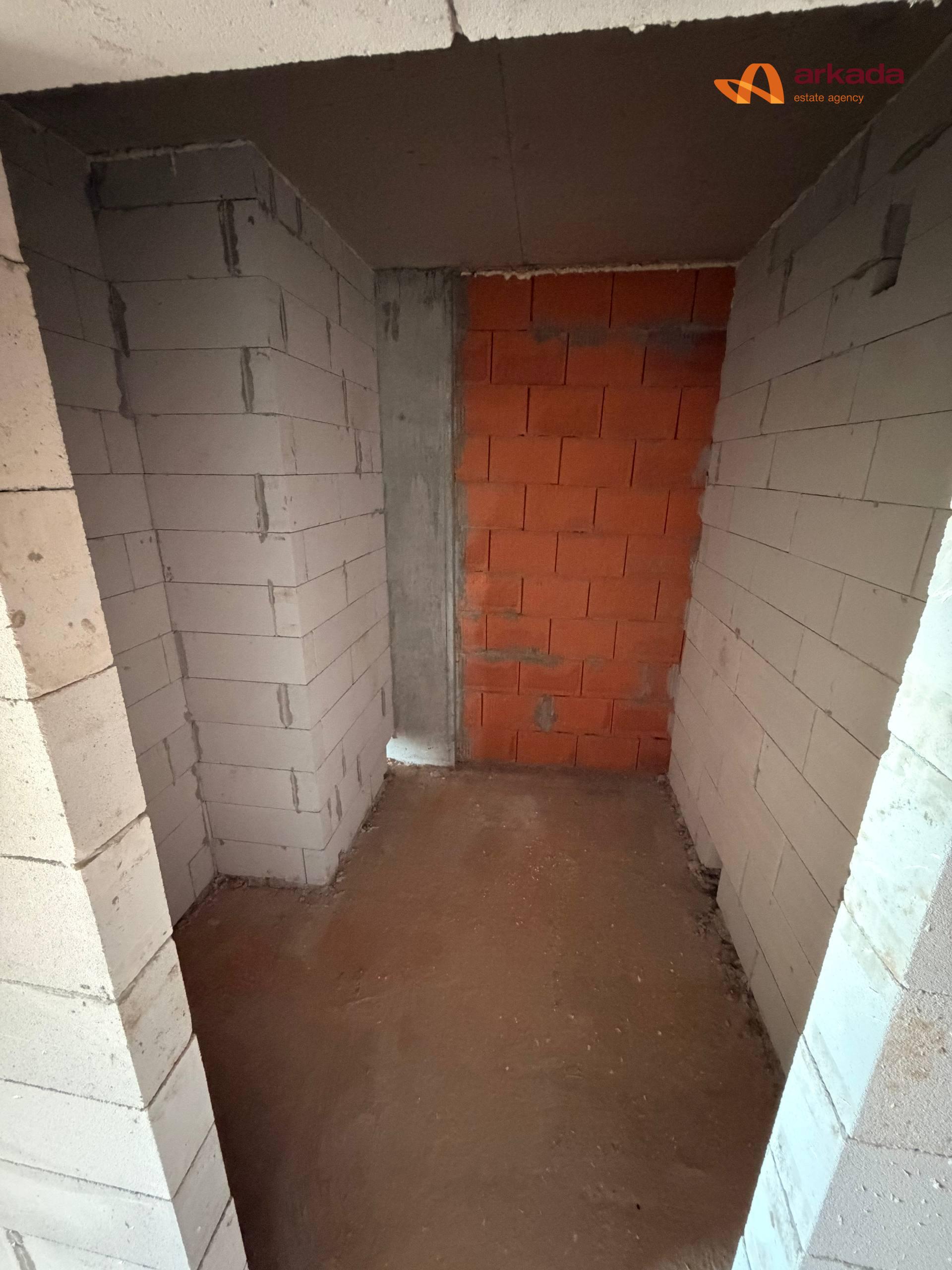 Продаю 1К на 5пов. в новобудові. Центральна частина міста. Газ.