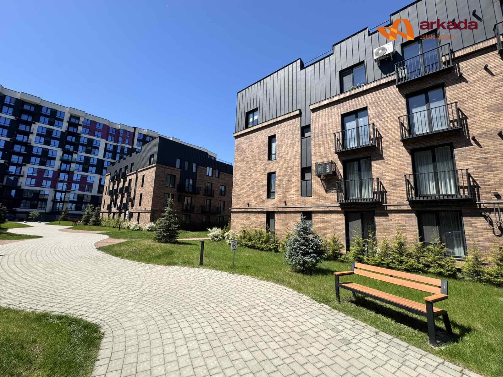Продаж  2-кімнатна квартира в ЖК “Клубне 12”
