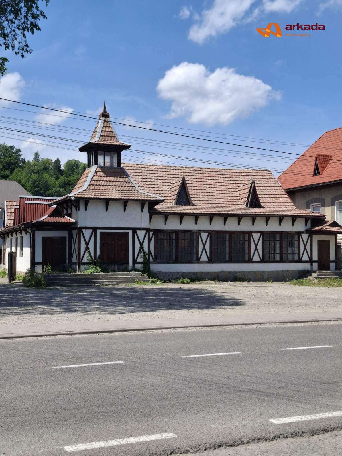 Продаю приміщення на трасі до Буковеля біля супермаркету Таврія. 260м2