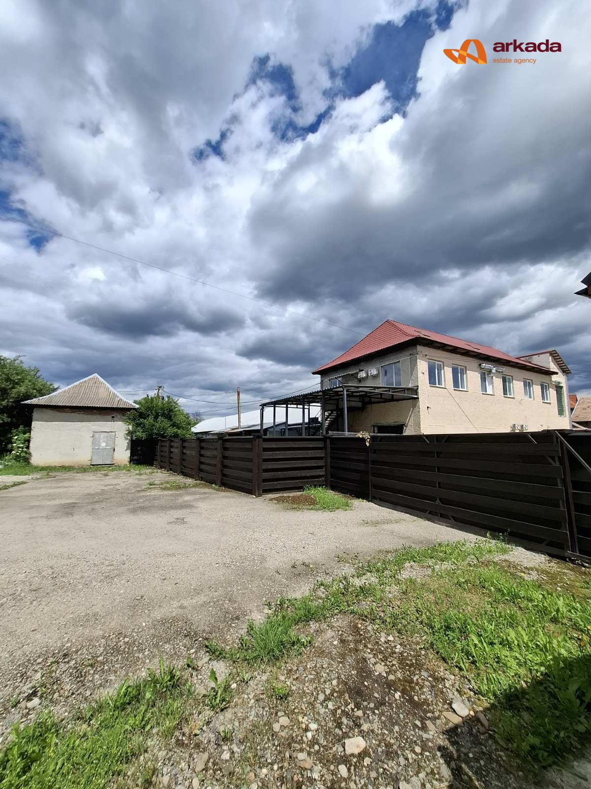 Продається комплекс приміщень 2275м2 на трасі Н-09 до Буковеля.