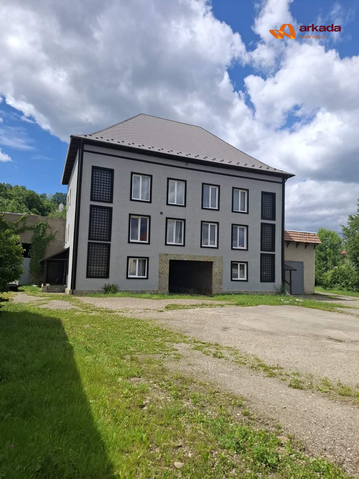 Продається комплекс приміщень 2275м2 на трасі Н-09 до Буковеля.