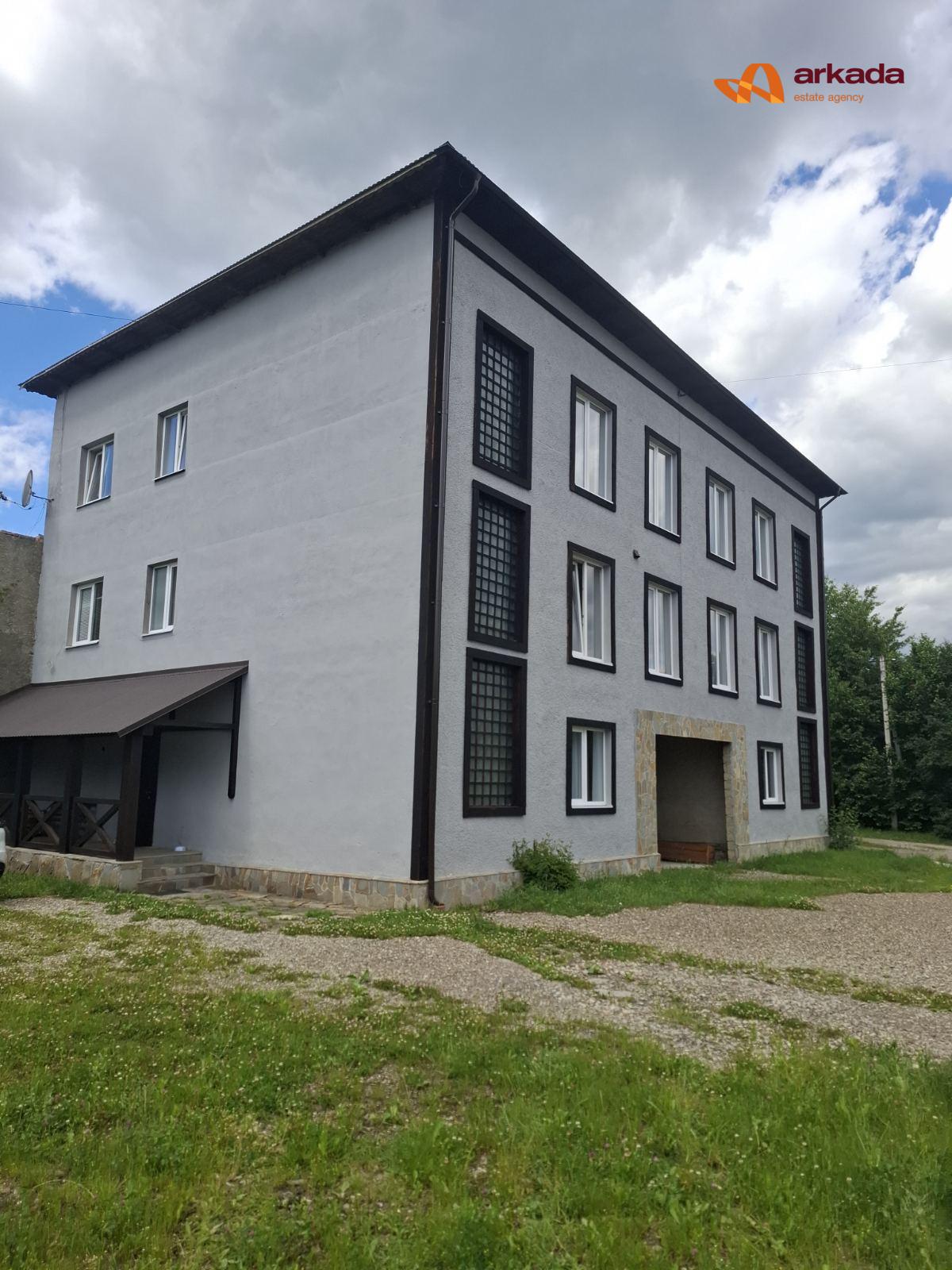 Продається комплекс приміщень 2275м2 на трасі Н-09 до Буковеля.