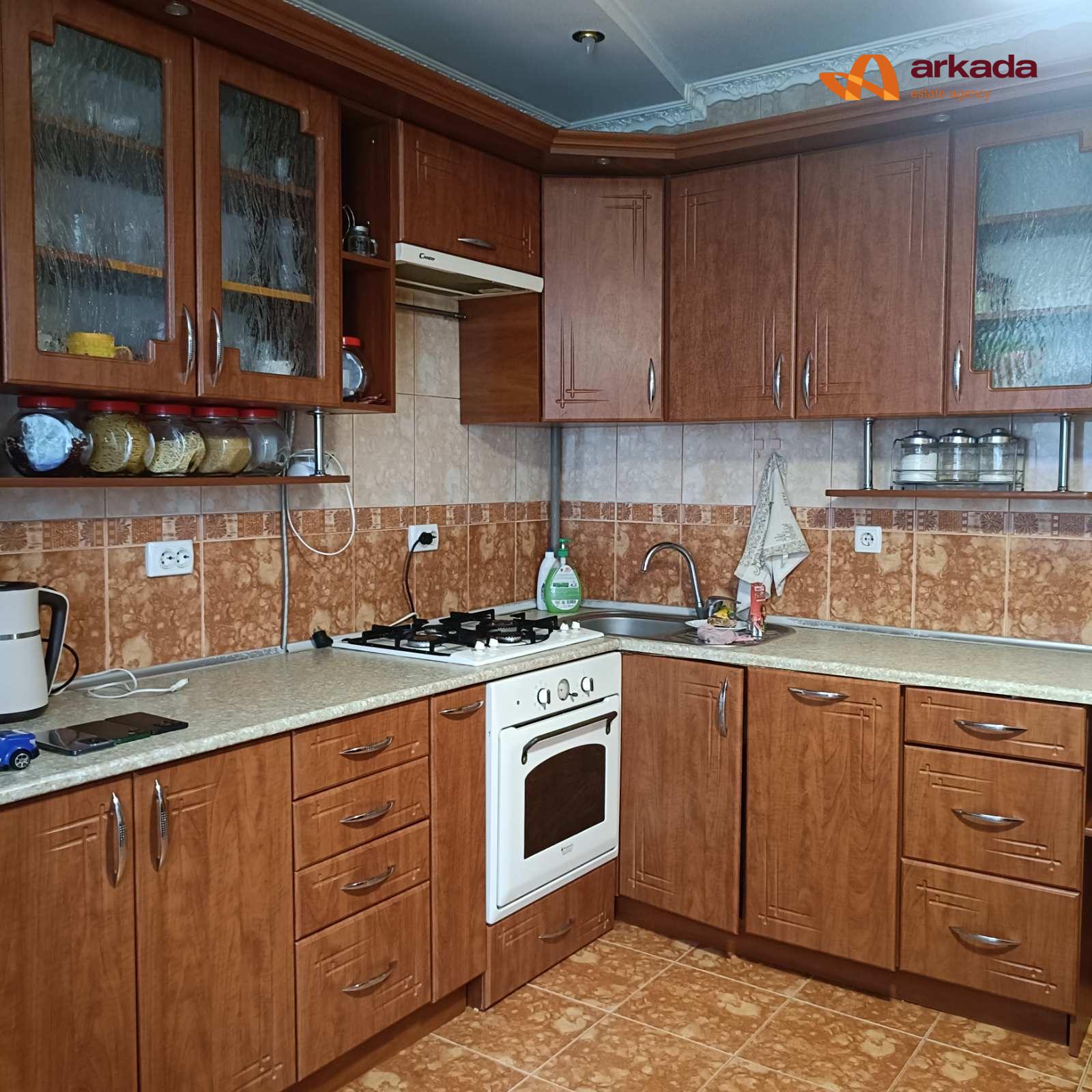 Продаж просторої 1 кімнатної квартири по вул. Івасюка.