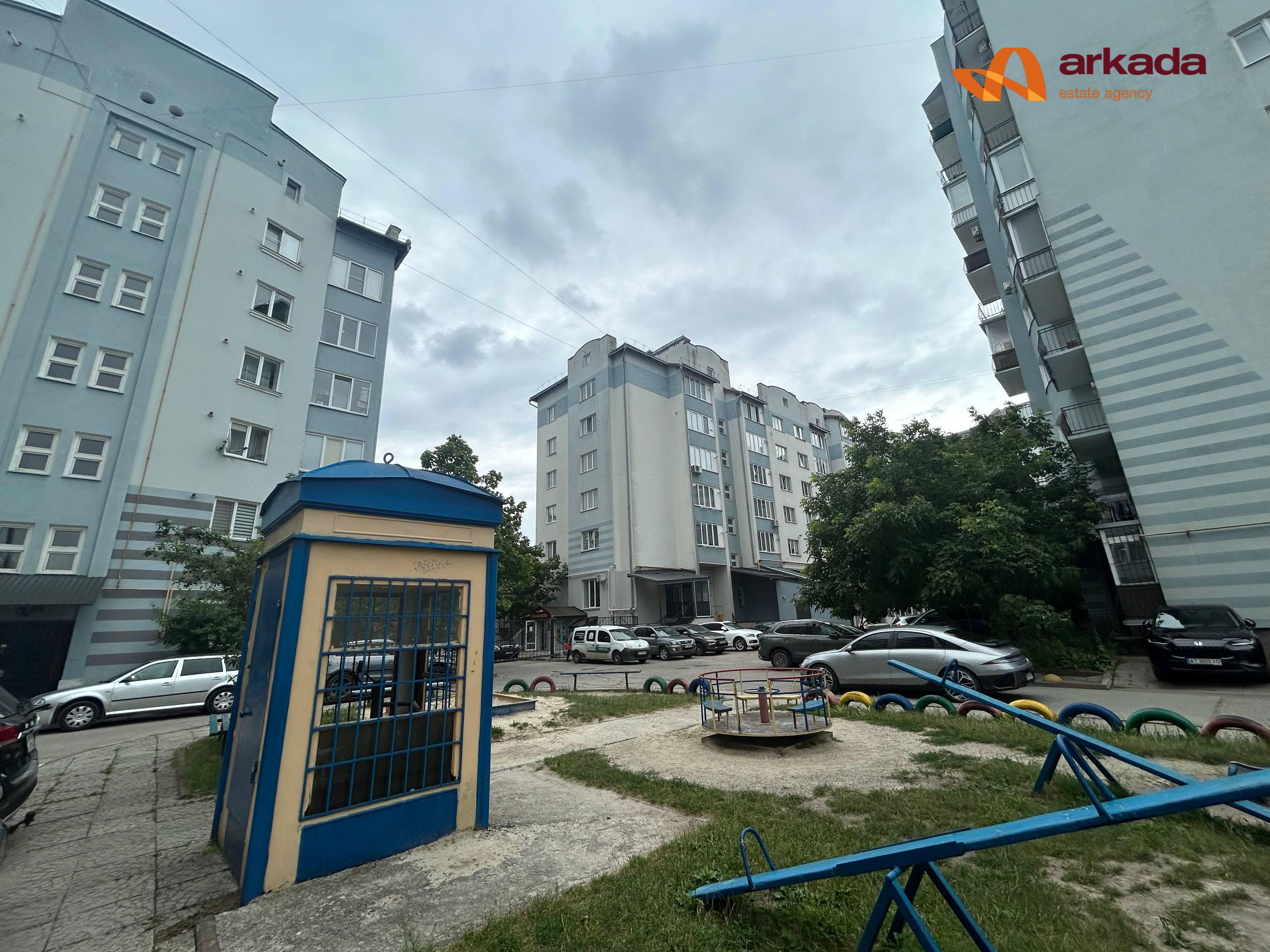 Продаж 3-кім квартири по вул. Курінного Чорноти