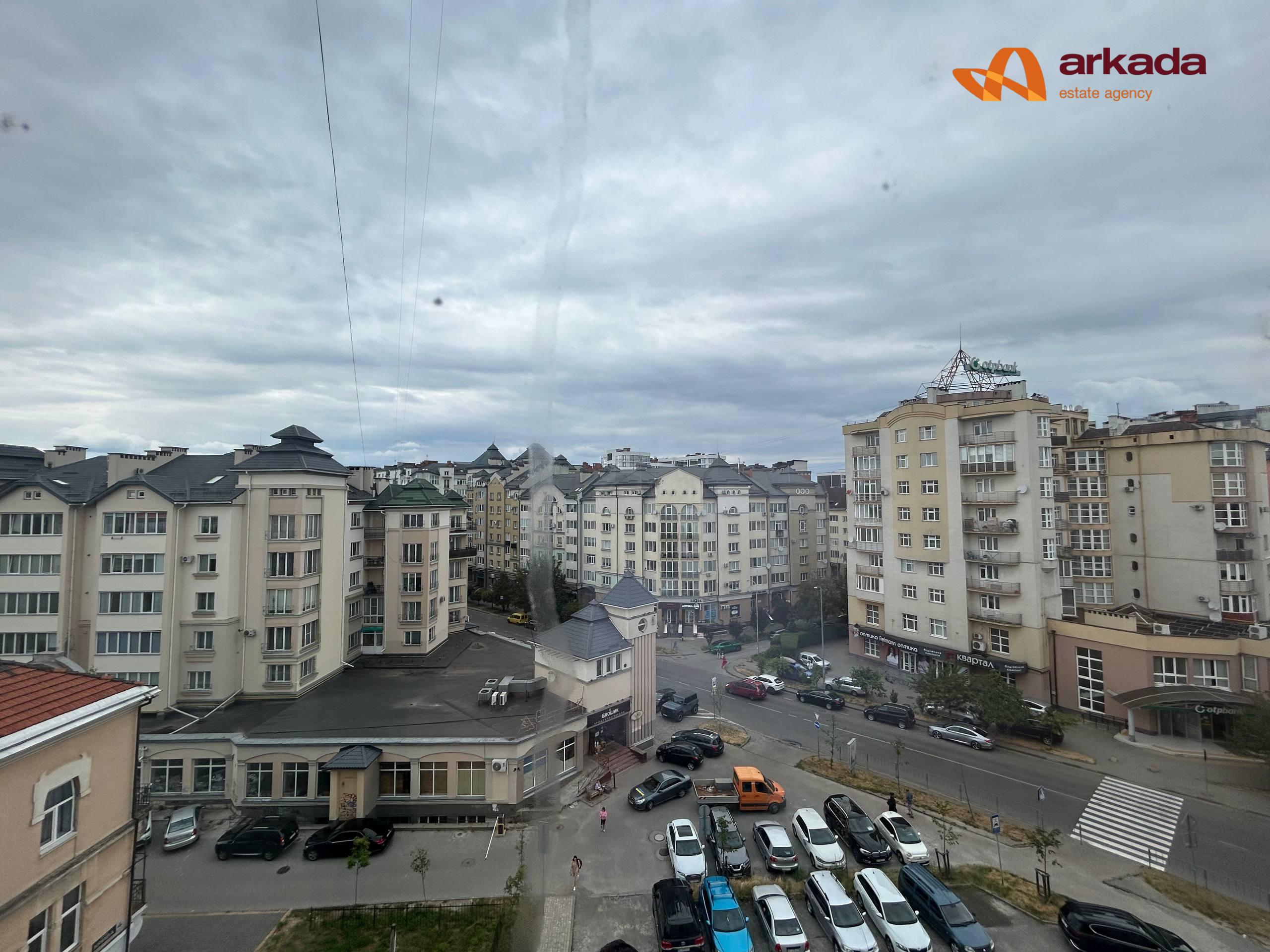 Продаж 3-кімнатної квартири по вул. Пилипа Орлика, Центр Івано-Франківська