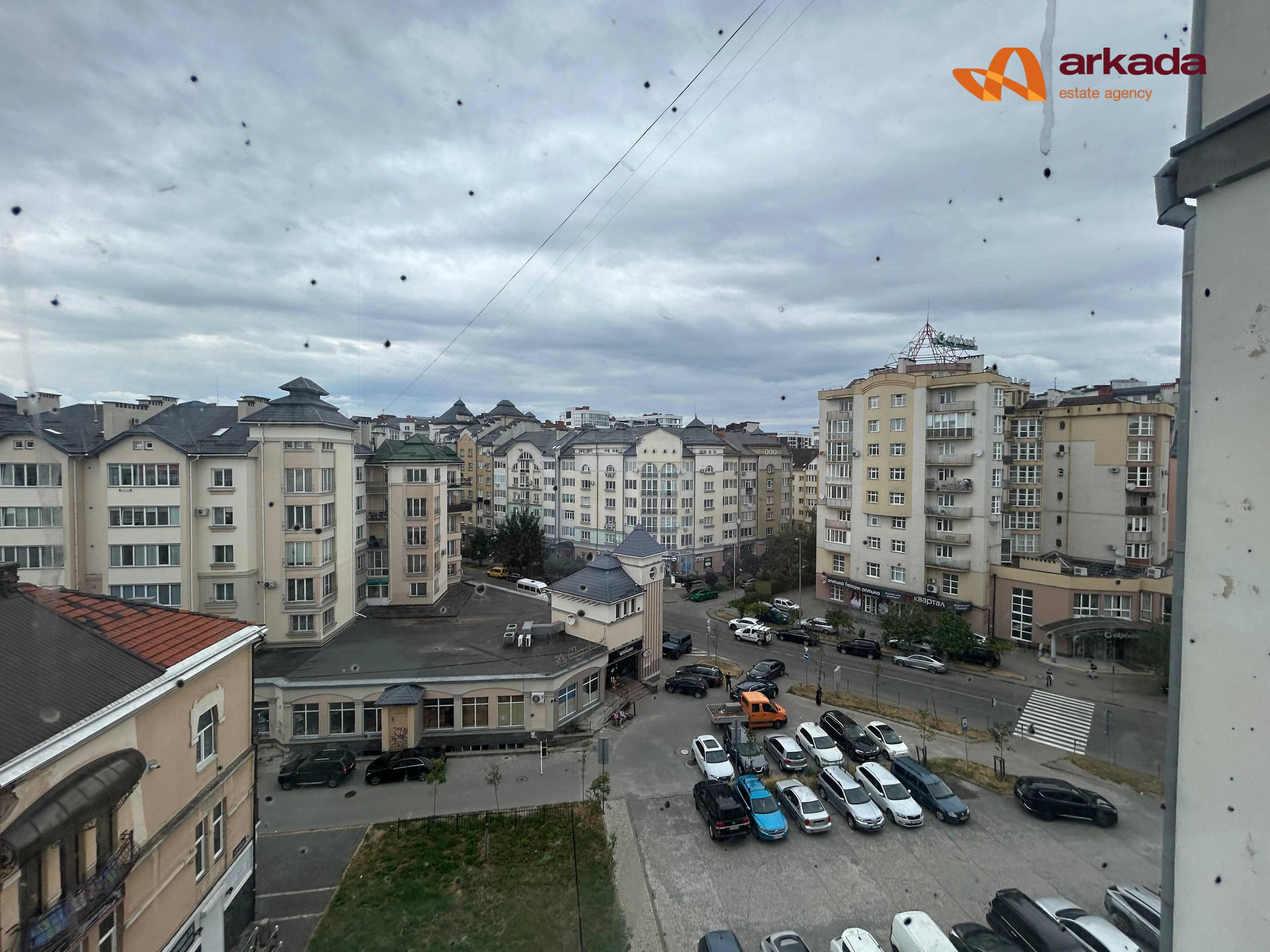 Продаж 3-кімнатної квартири по вул. Пилипа Орлика, Центр Івано-Франківська