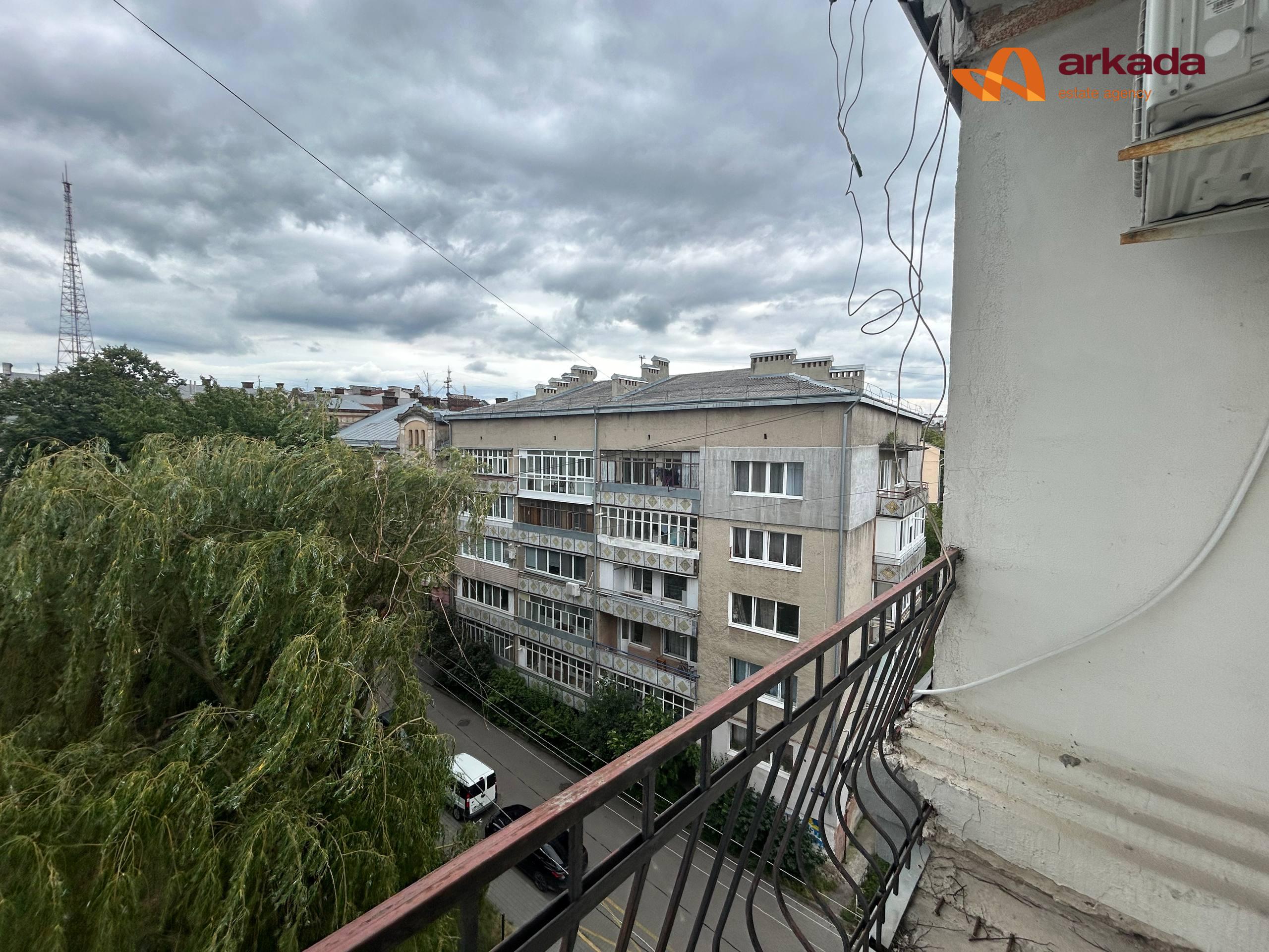 Продаж 3-кімнатної квартири по вул. Пилипа Орлика, Центр Івано-Франківська