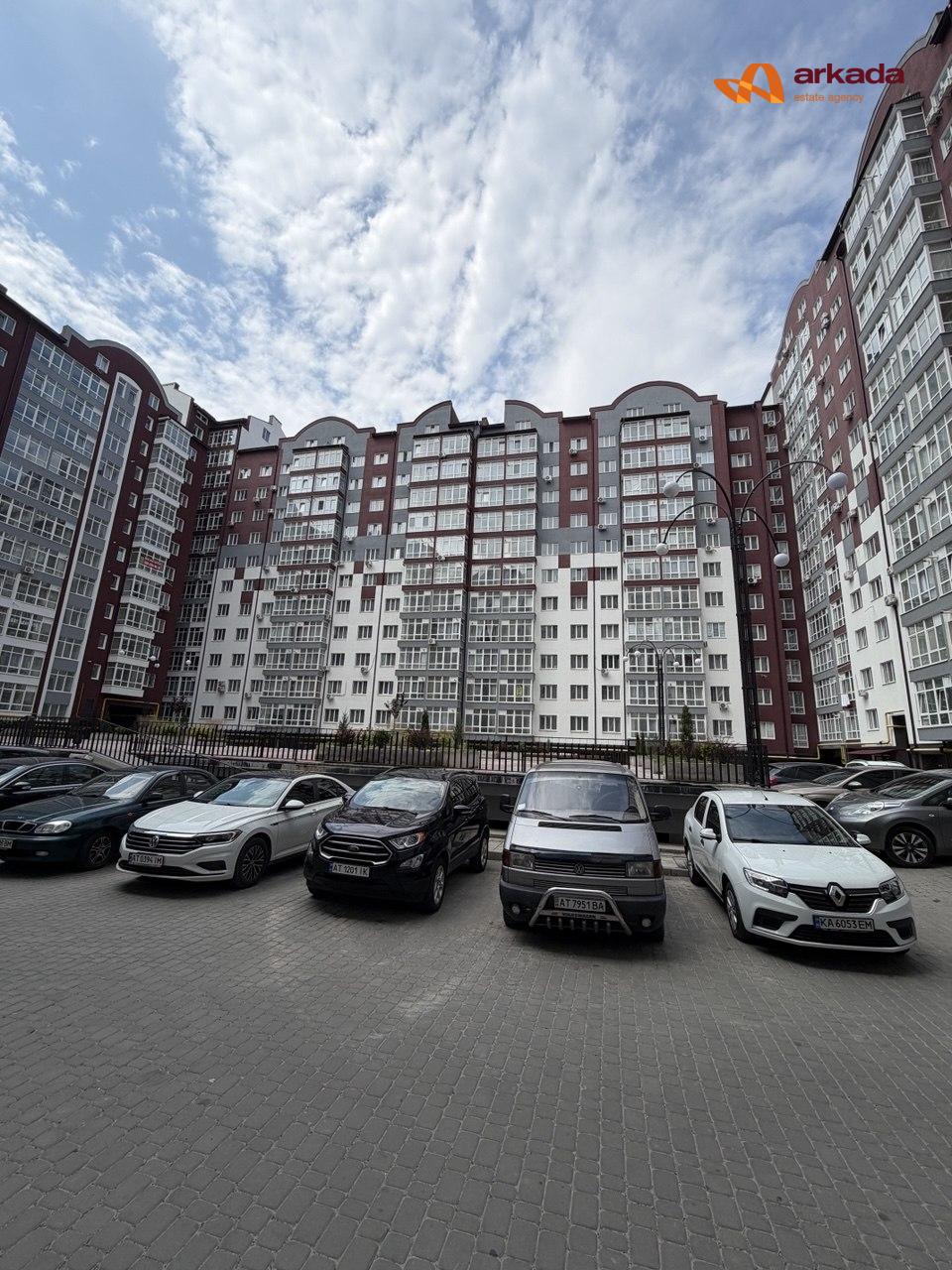 Продам 2К в Центрі міста! Здана, будинок заселений!