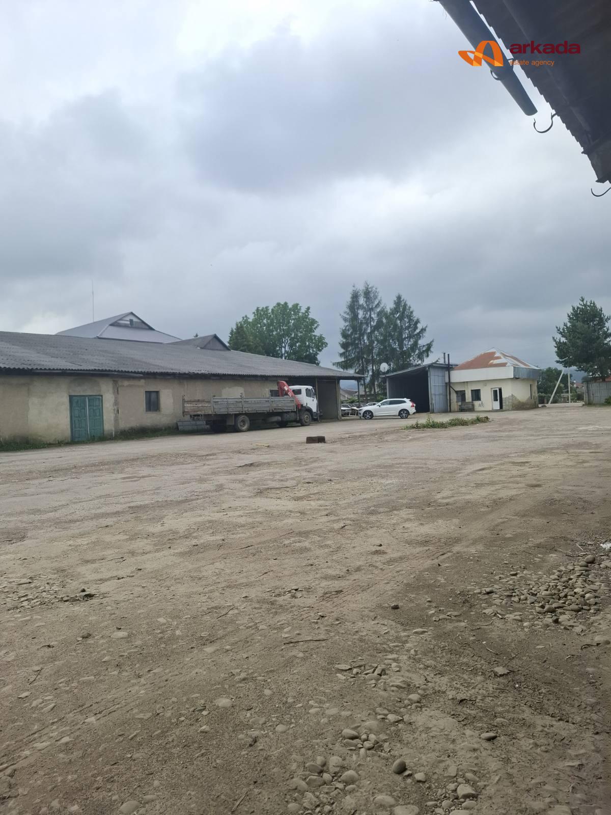 Продаю виробничо-складський комплекс 10000м2 та 4.8га землі.