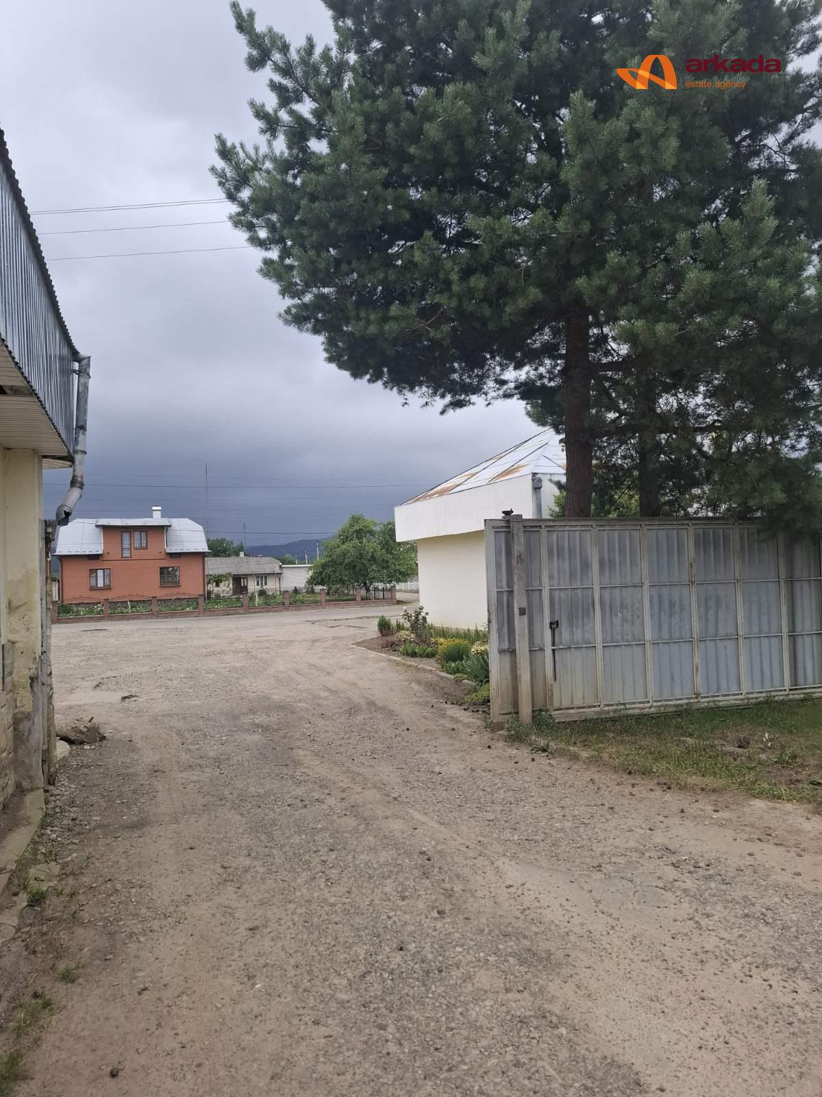 Продаю виробничо-складський комплекс 10000м2 та 4.8га землі.