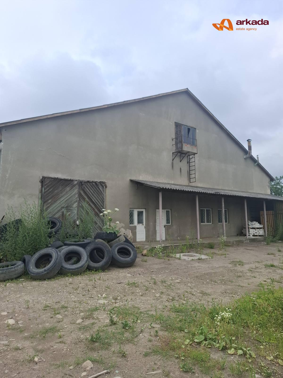 Продаю виробничо-складський комплекс 10000м2 та 4.8га землі.
