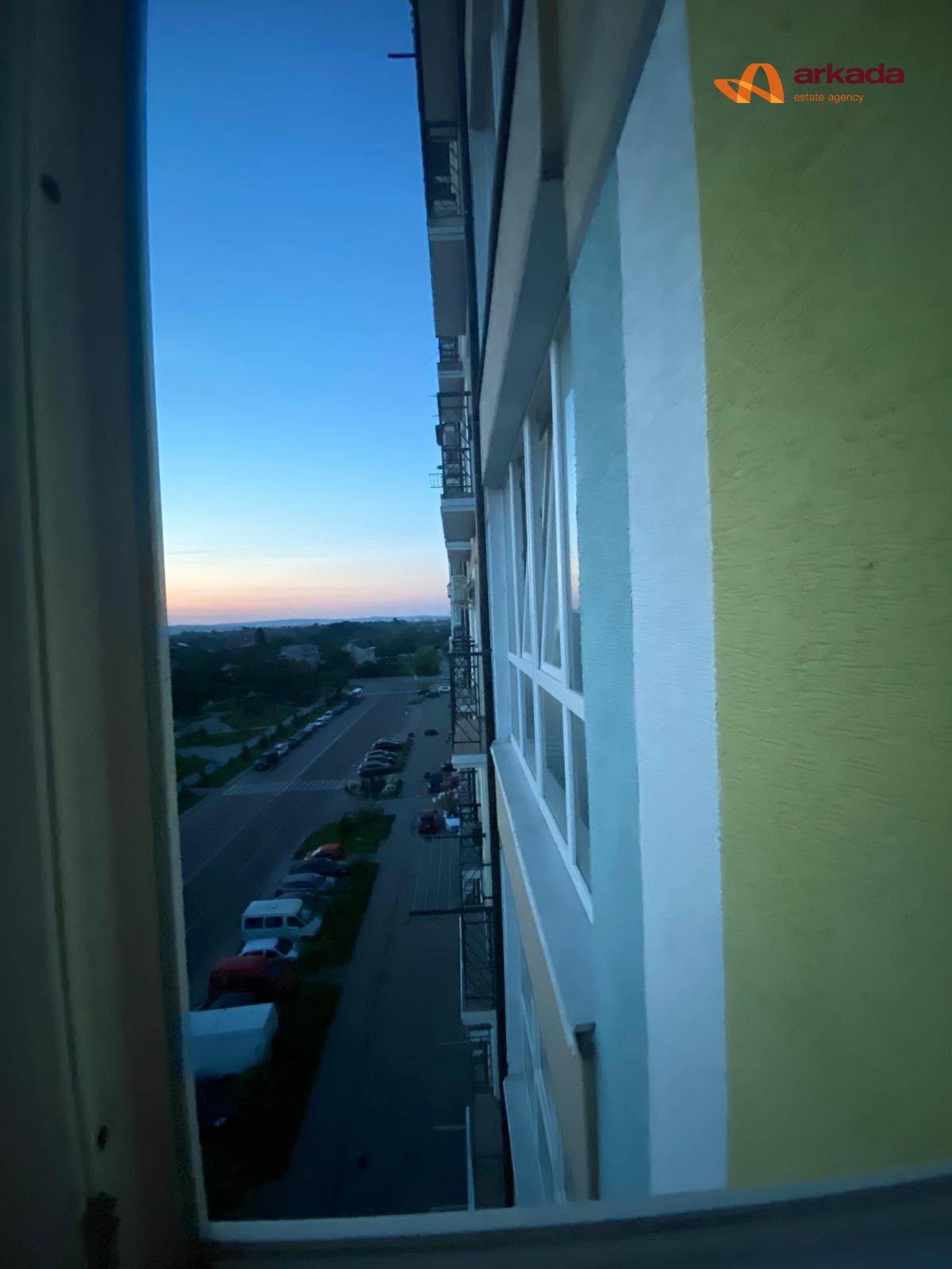 Продаю 3кімнатну квартиру  з ремонтом біля ТЦ Арсен. 86м2.