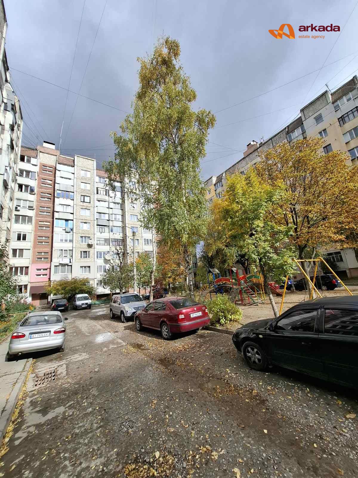 Продаю 4 кімнатну квартиру біля ТЦ Арсен. 85м2