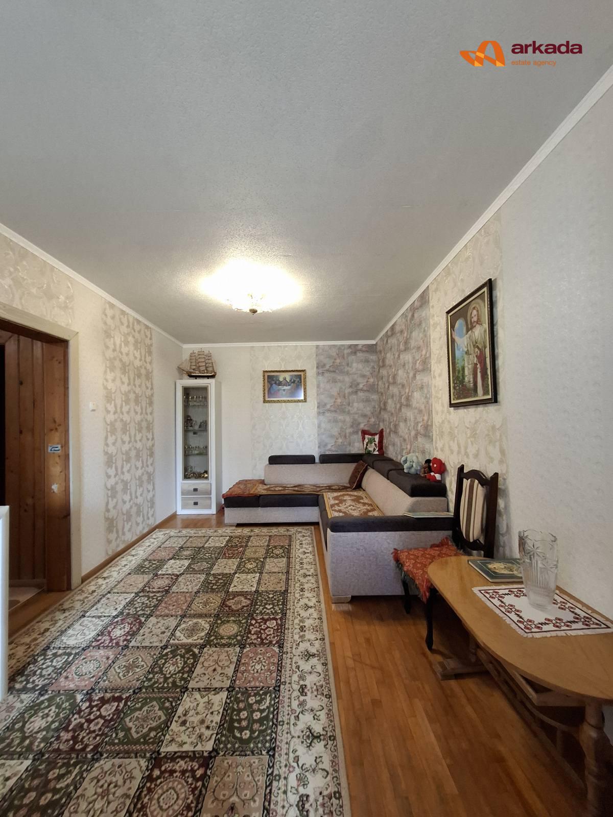 Продаю 4 кімнатну квартиру біля ТЦ Арсен. 85м2