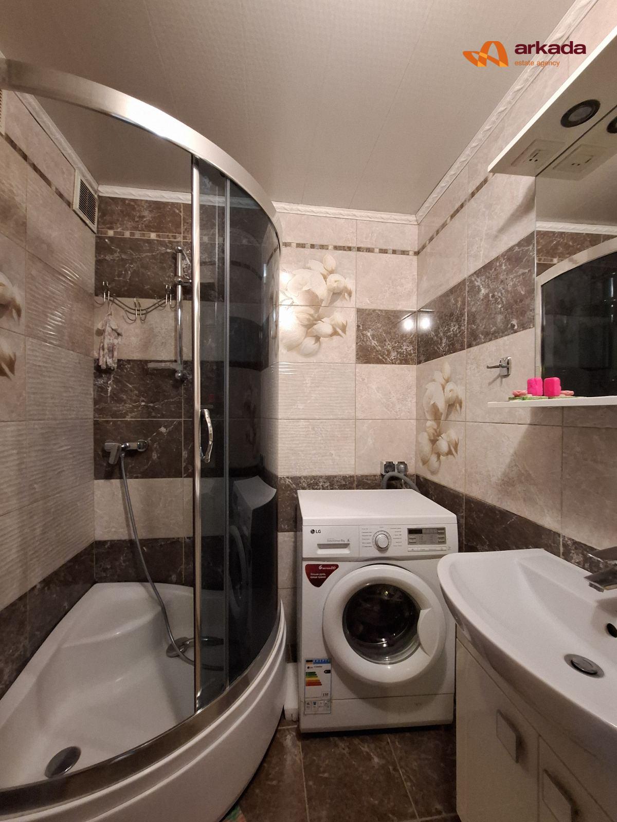 Продаю 4 кімнатну квартиру біля ТЦ Арсен. 85м2