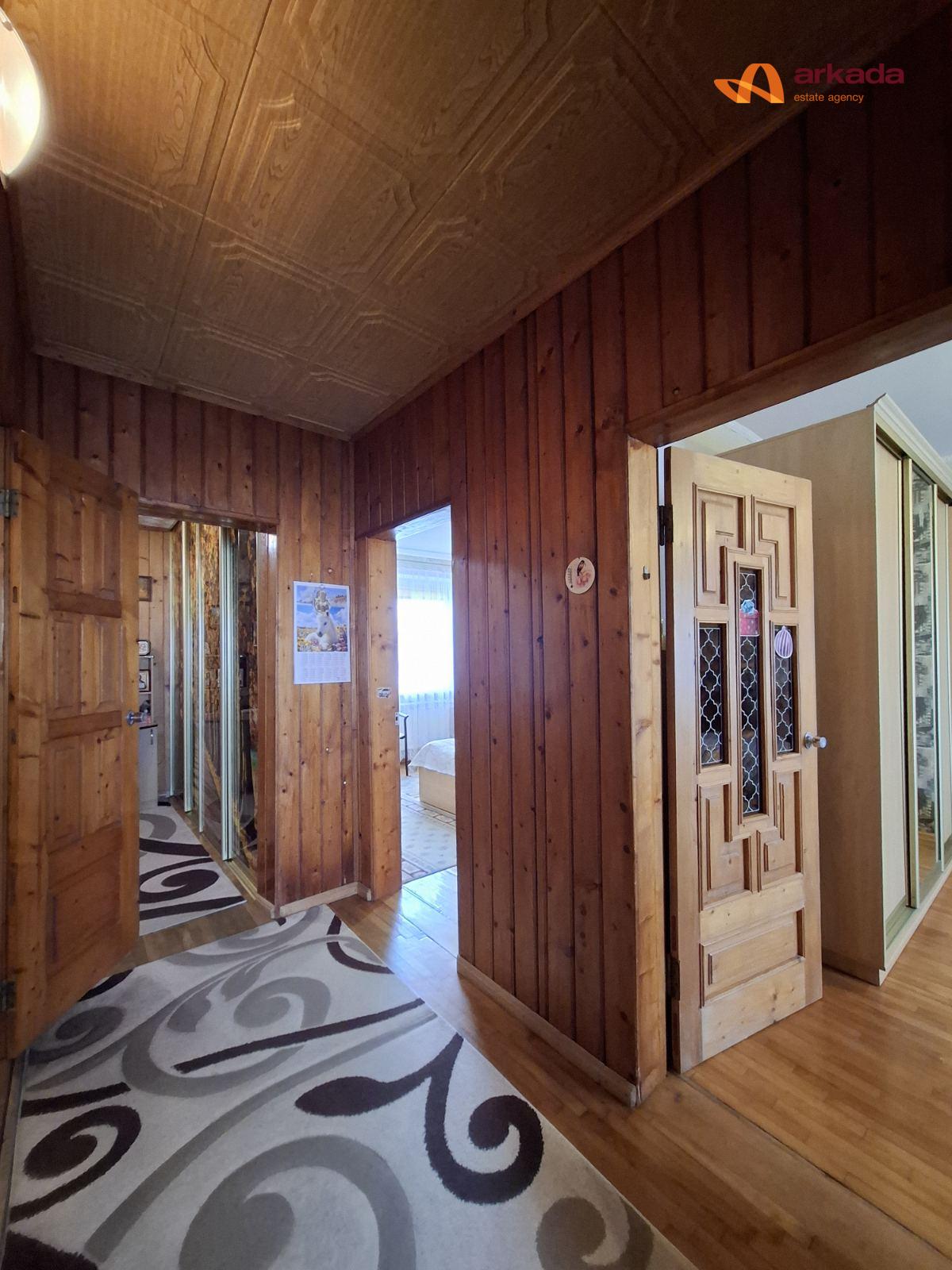 Продаю 4 кімнатну квартиру біля ТЦ Арсен. 85м2